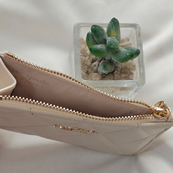 New Kate Spade Carey Smooth Quilted Small Card Holder Meringue KG426 $139 - Picture 3 of 3